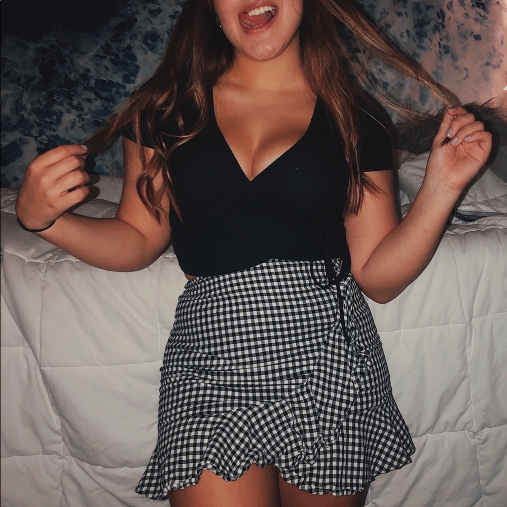 Gingham ruffled skirt